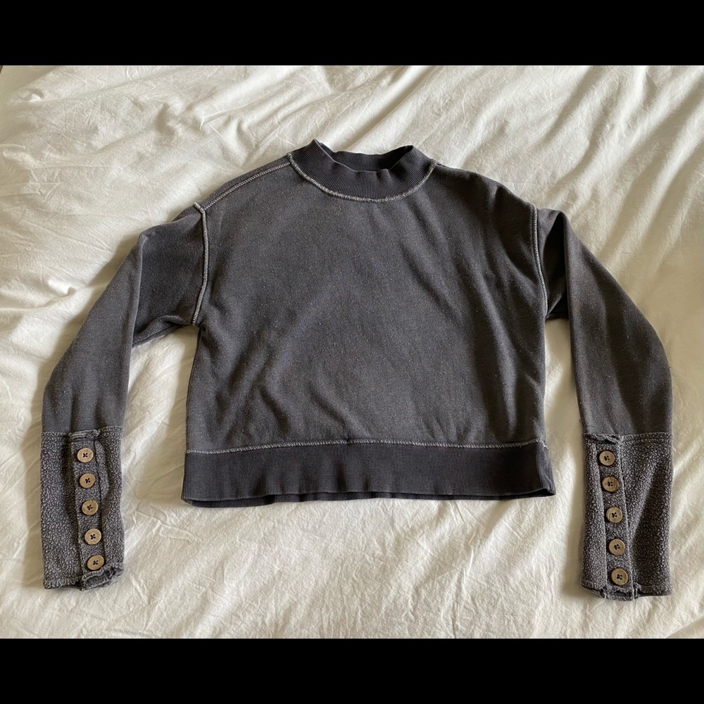 Free People gray cropped mock neck sweater size xs